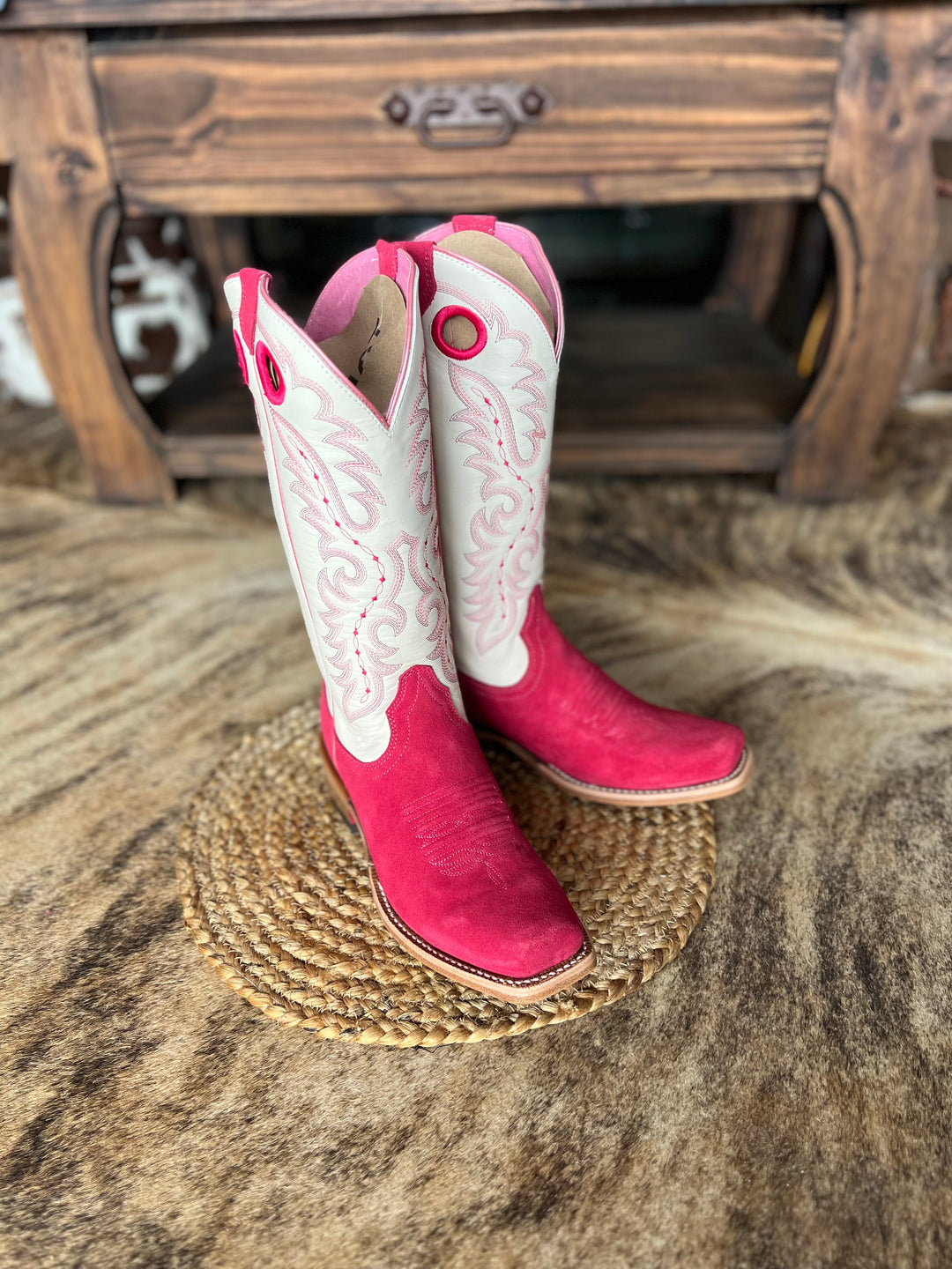 Ariat: Futurity Azalea Rough Out Boots