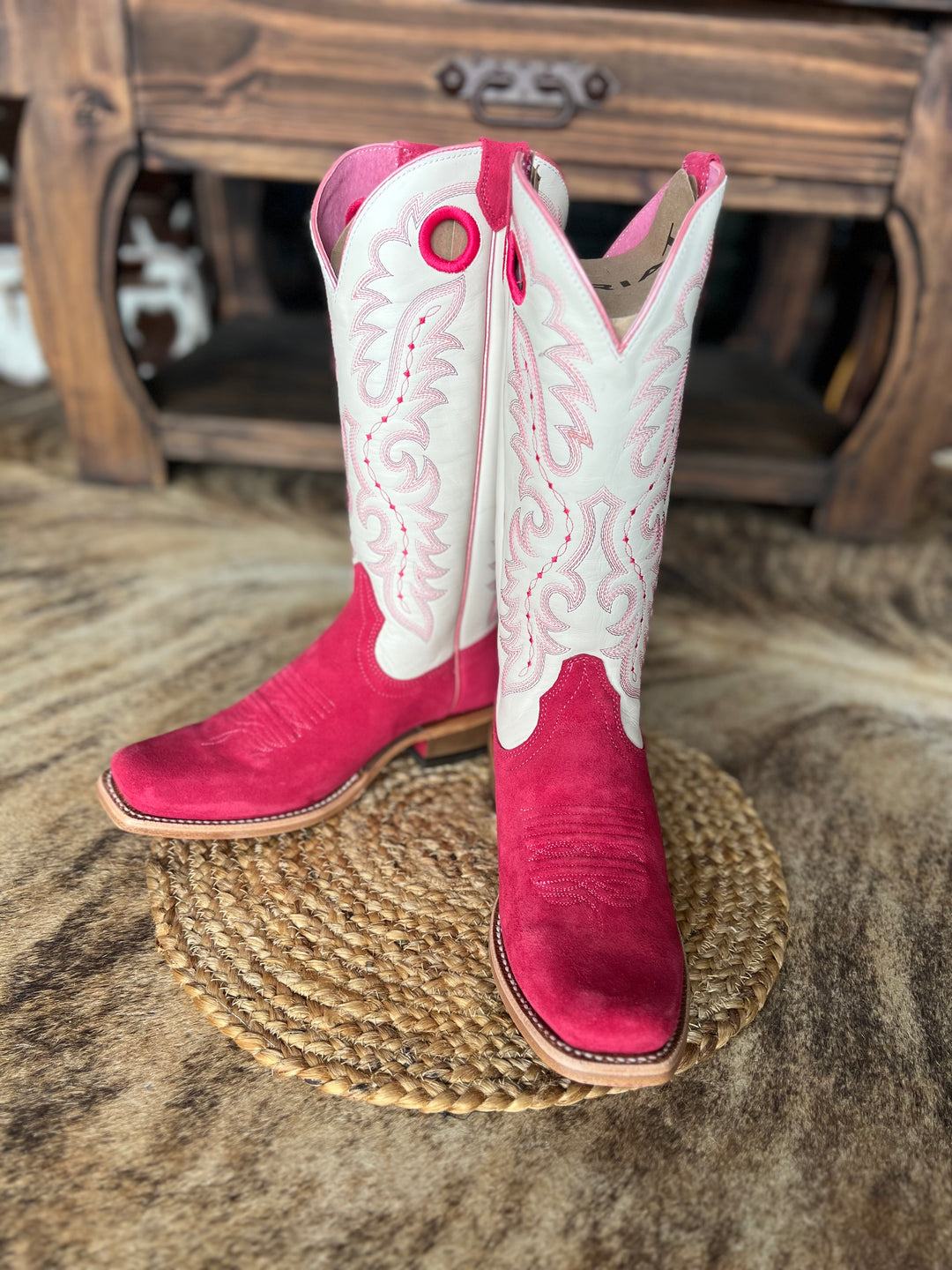 Ariat: Futurity Azalea Rough Out Boots