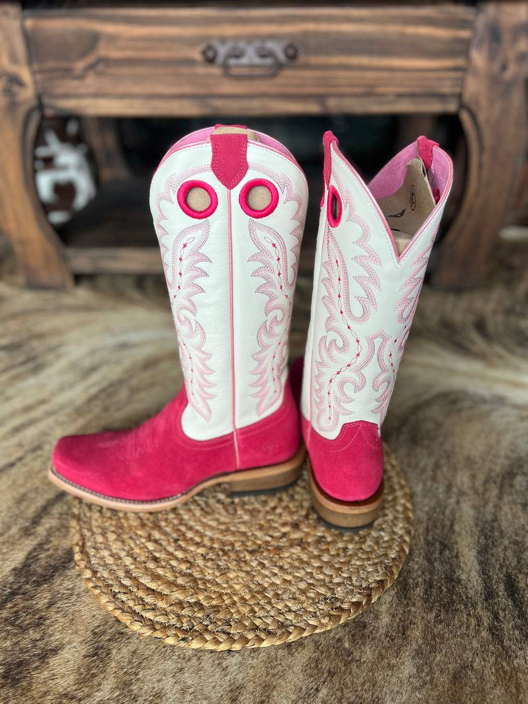 Ariat: Futurity Azalea Rough Out Boots